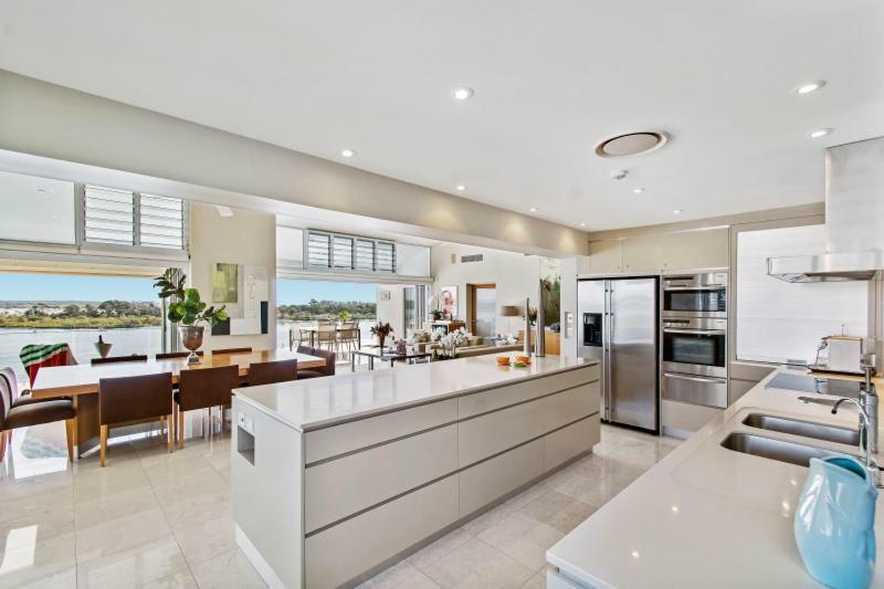 Noosa Quays Aparthotel Bagian luar foto