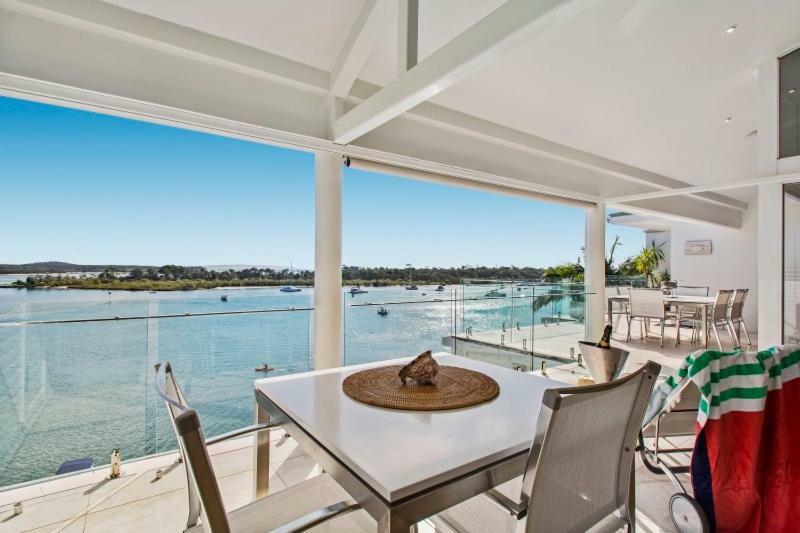 Noosa Quays Aparthotel Bagian luar foto